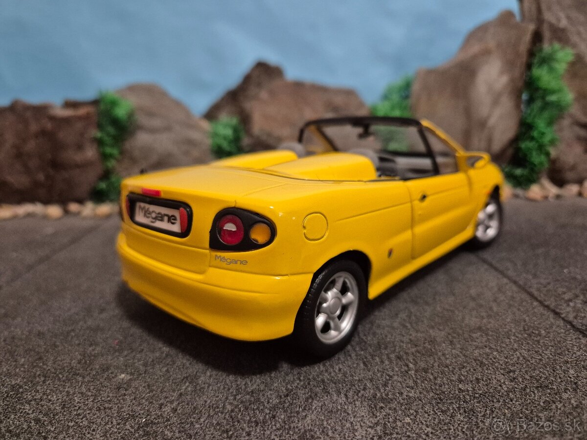 Prodám model 1:18 Renault megane cabrio - 4