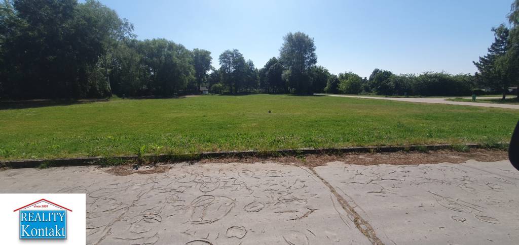 Na predaj investičný pozemok v Nových Zámkoch 4058 m2 v intr - 4