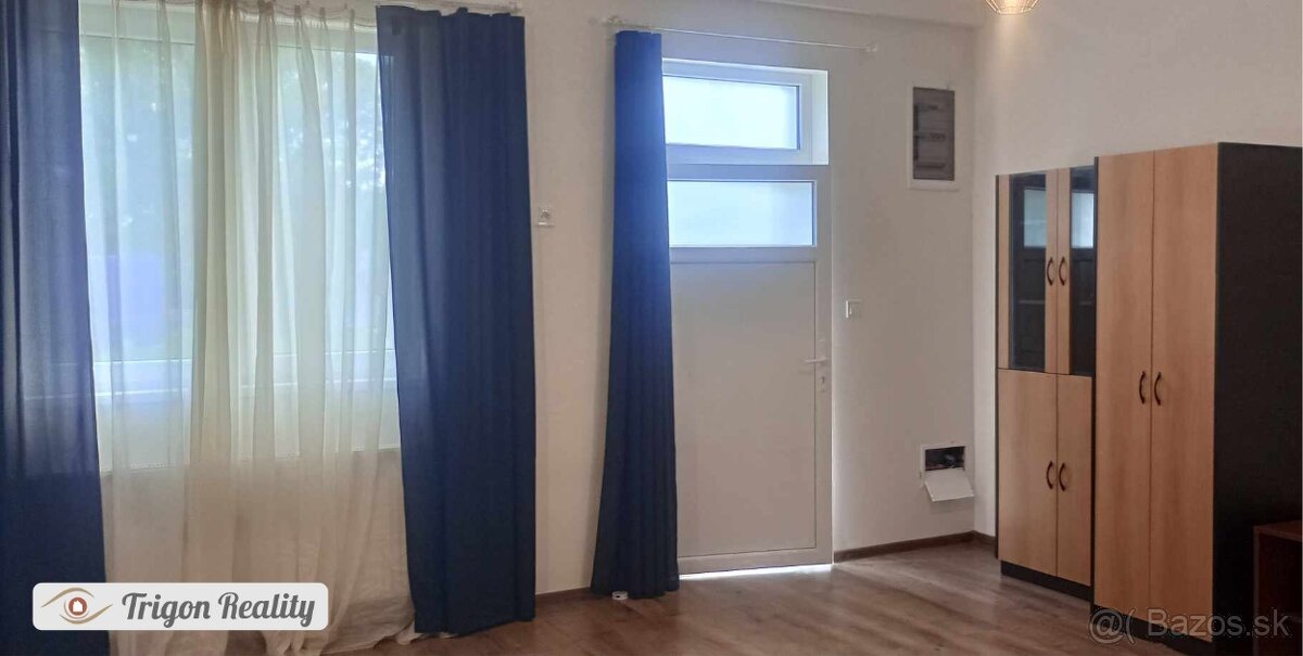 Veľká garzónka v polyfunkčnom objekte - 4