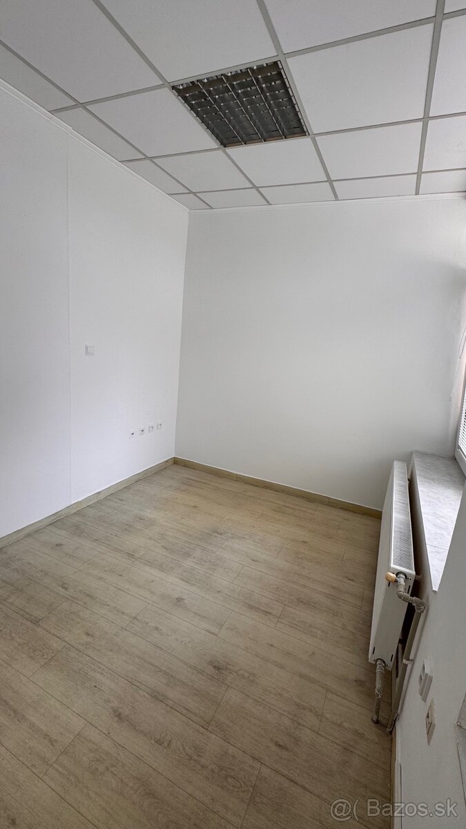 Prenájom priestoru – centrum, parkovanie, prízemie - 4