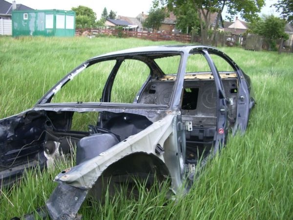 bmw rozpredaj na suciastky sklet kostra bmw e46 sedan neposk - 4