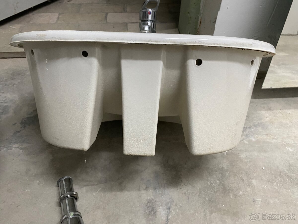 2× umývadlo s batériou a odtokom - 4