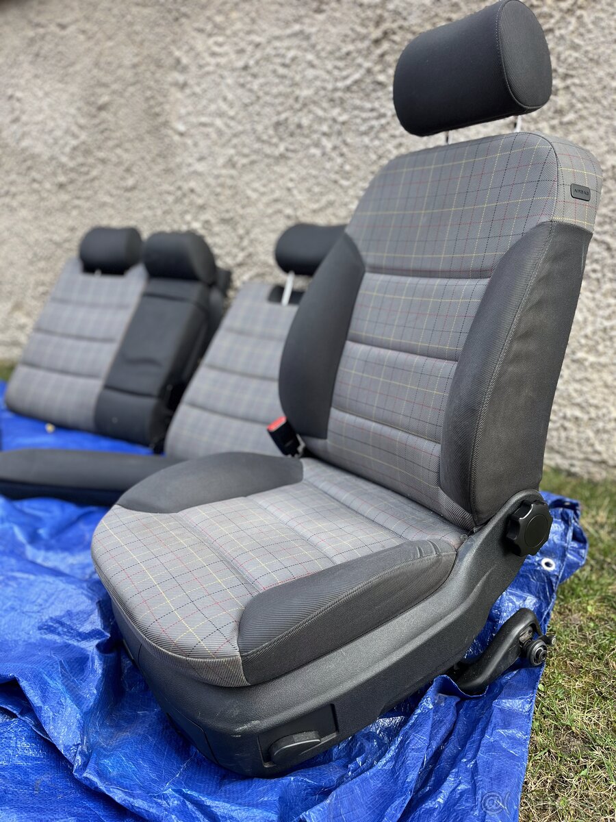 Audi A6 c5 sedadlá - 4