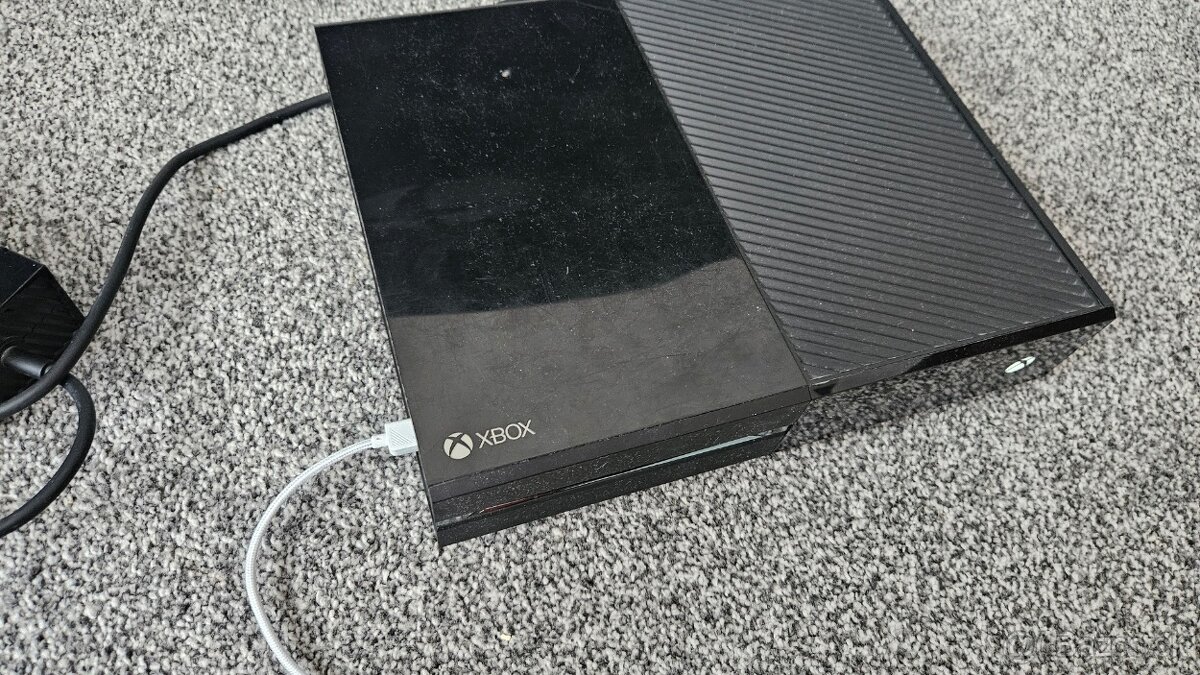 Xbox One 500GB + joypad + hry - 4