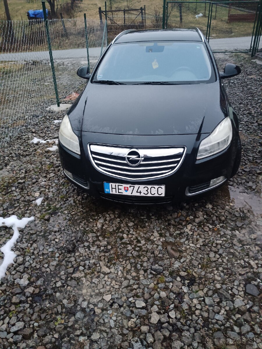 Predám Opel Insignia AC KOMBI r. v 2012 - 4