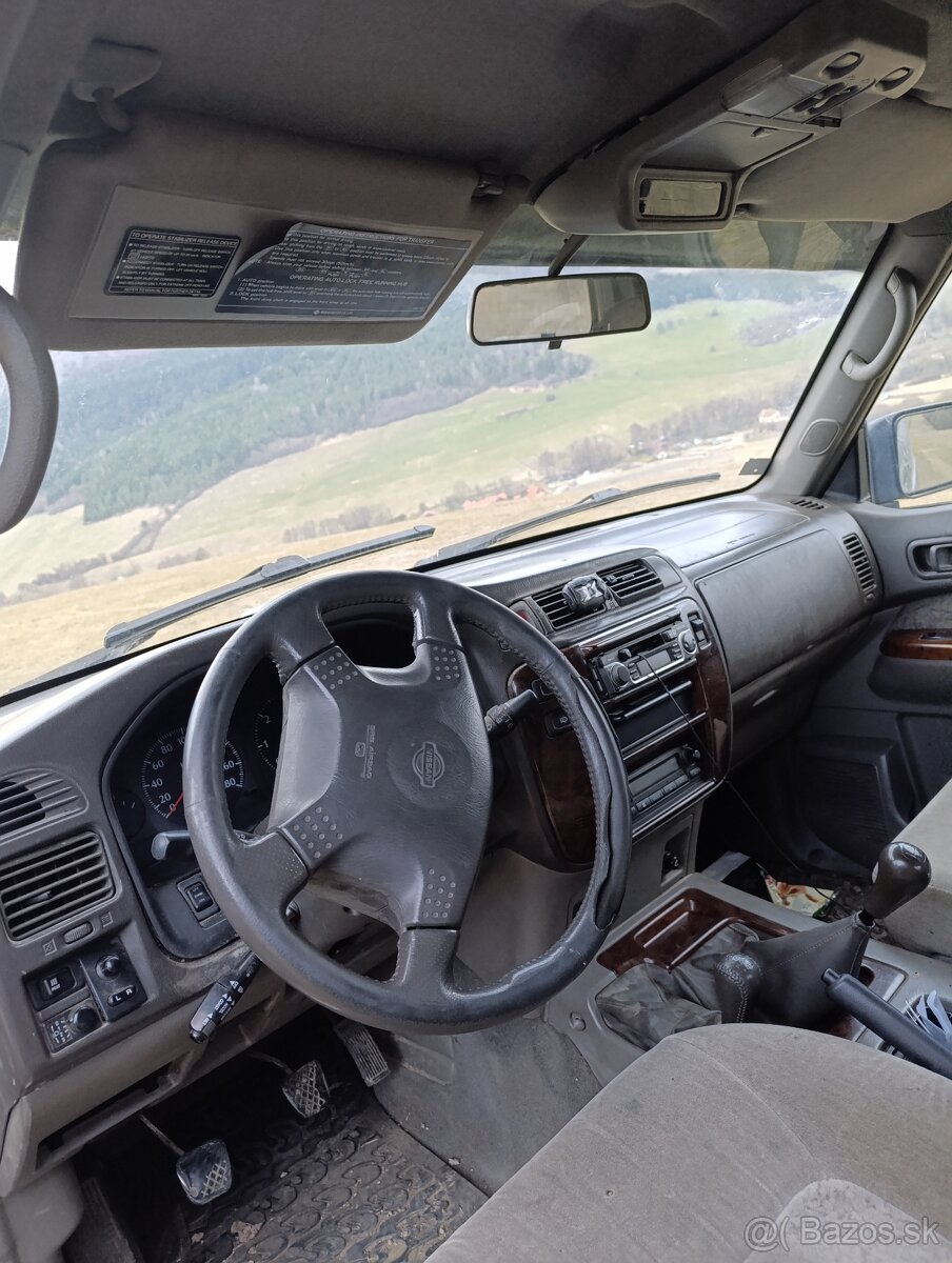 Predám Nissan patrol y61