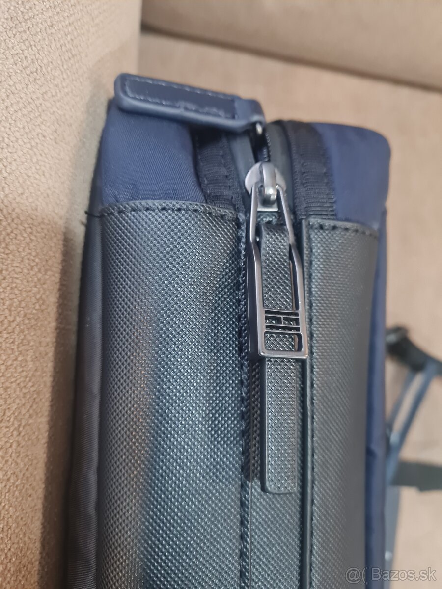 Tommy Hilfiger taštička - 4