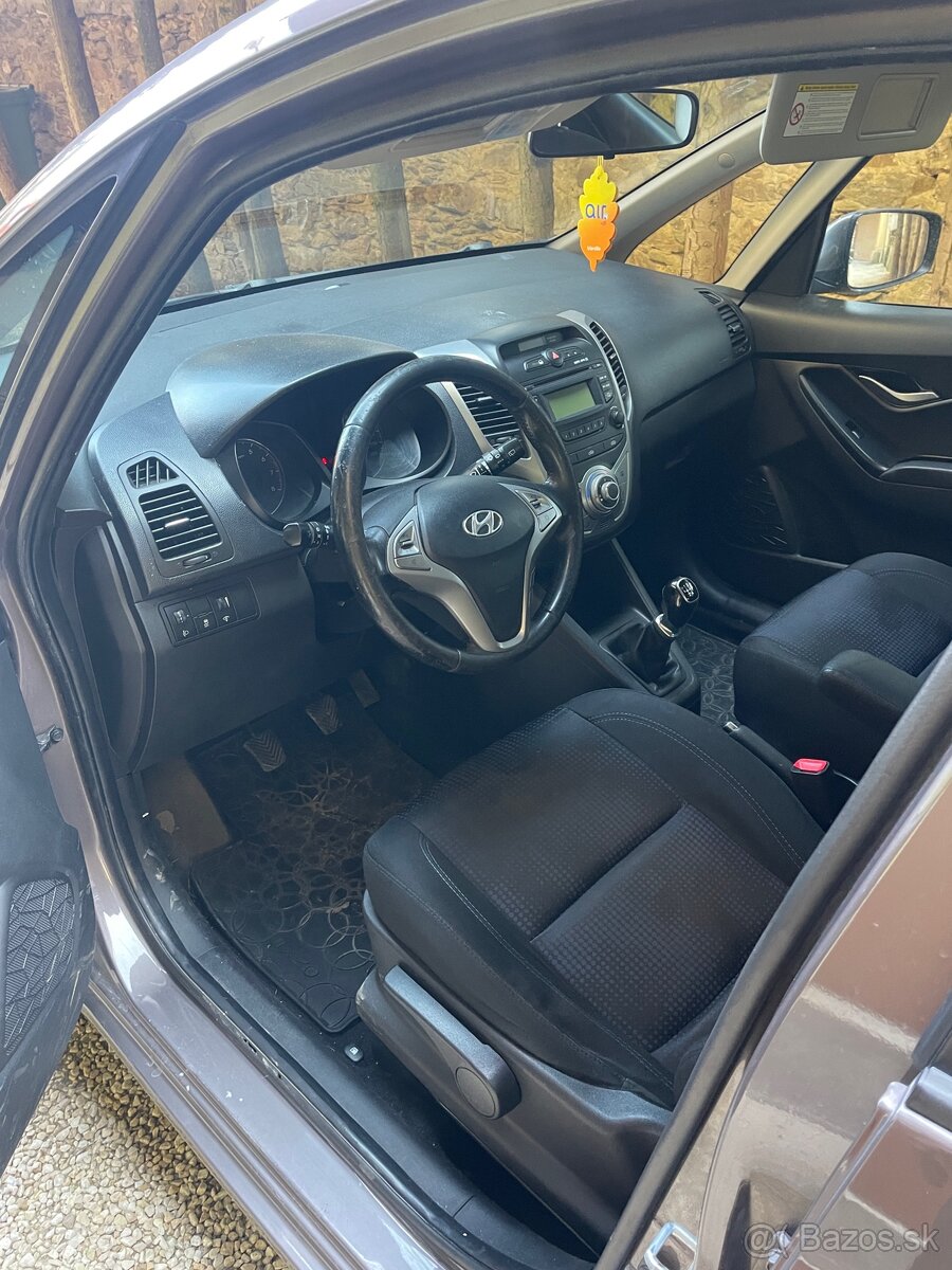 Hyundai ix20, 1,4 benzín, 2012 - 4