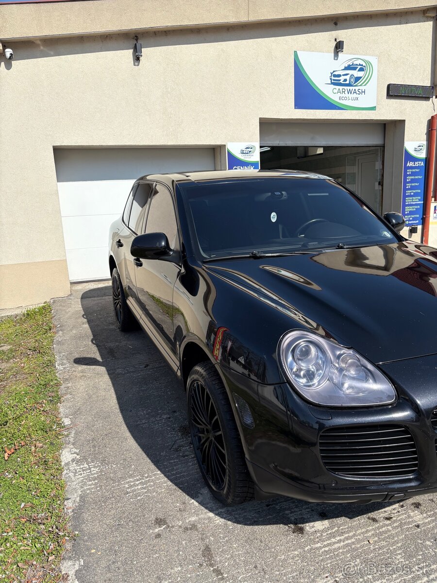 Porsche Cayenne - 4