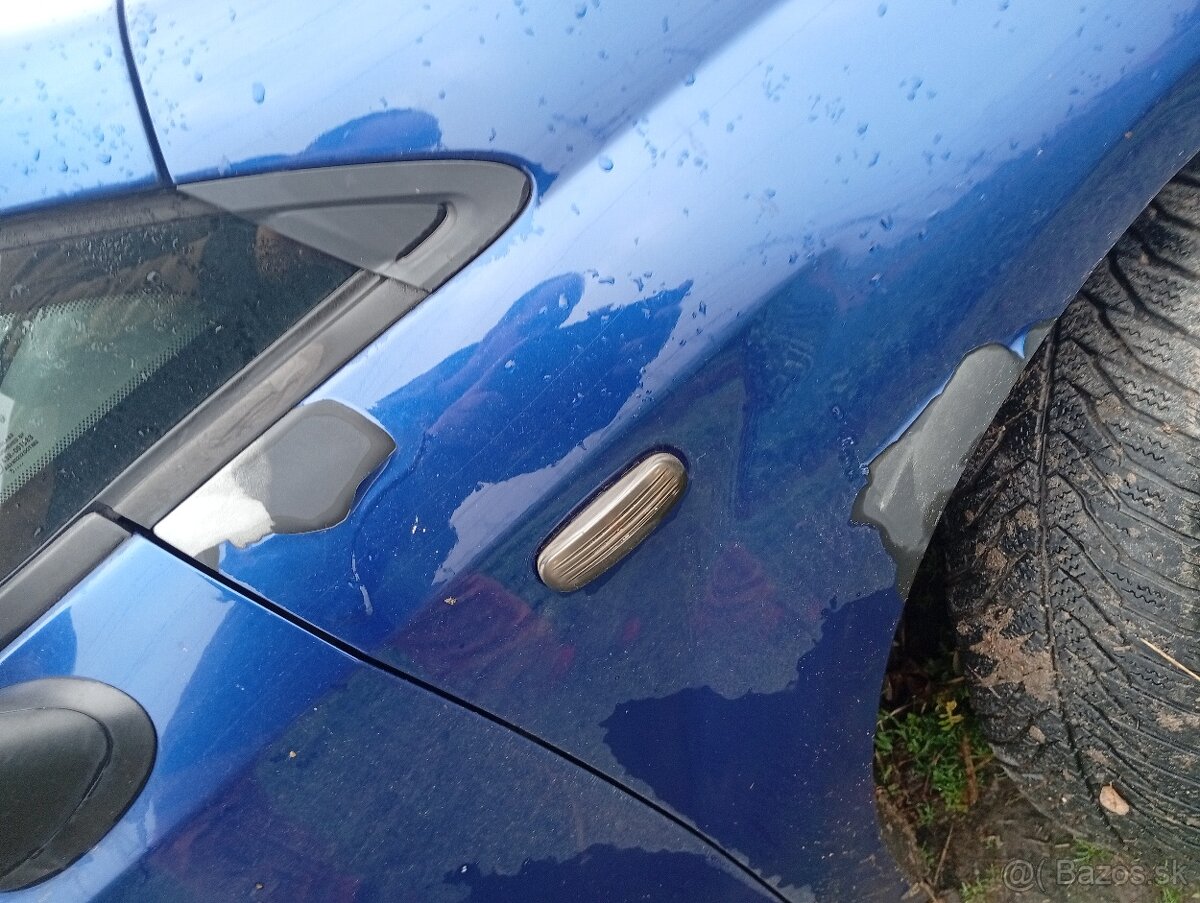 Predám Fiat Punto geande 1.4 benzín 57 kw - 4