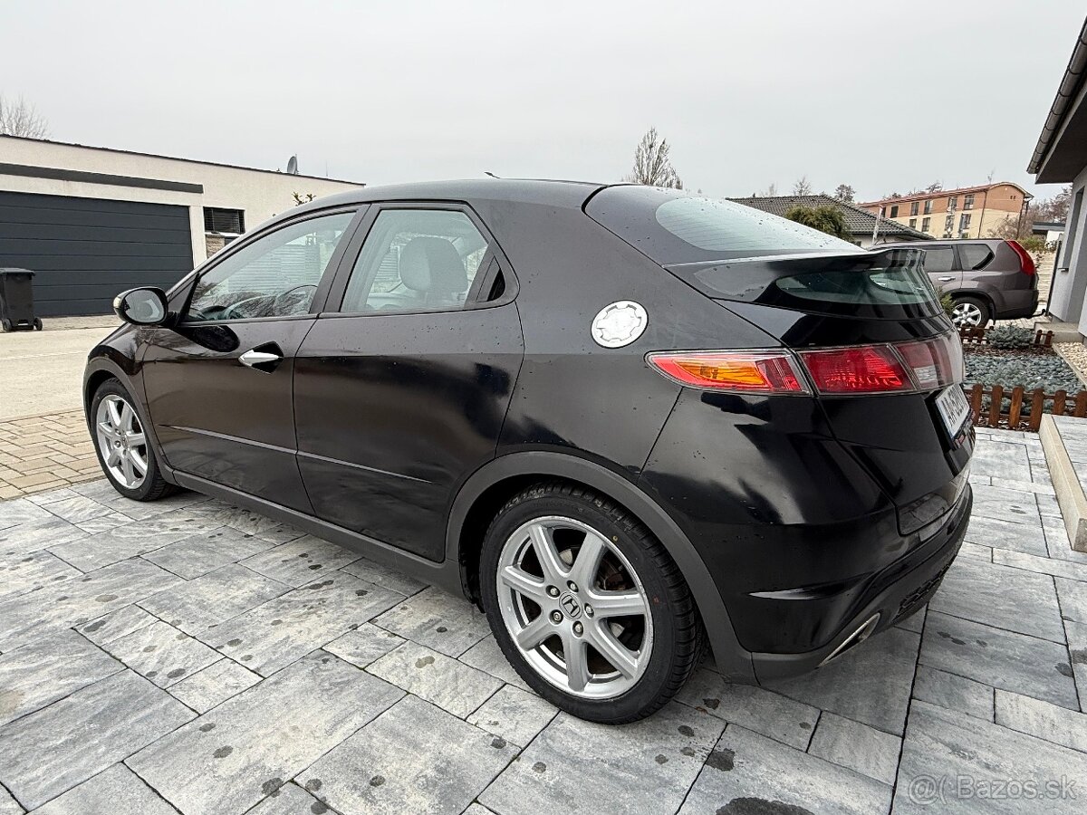 Honda Civic 1.8 Benzín 2006 - 4