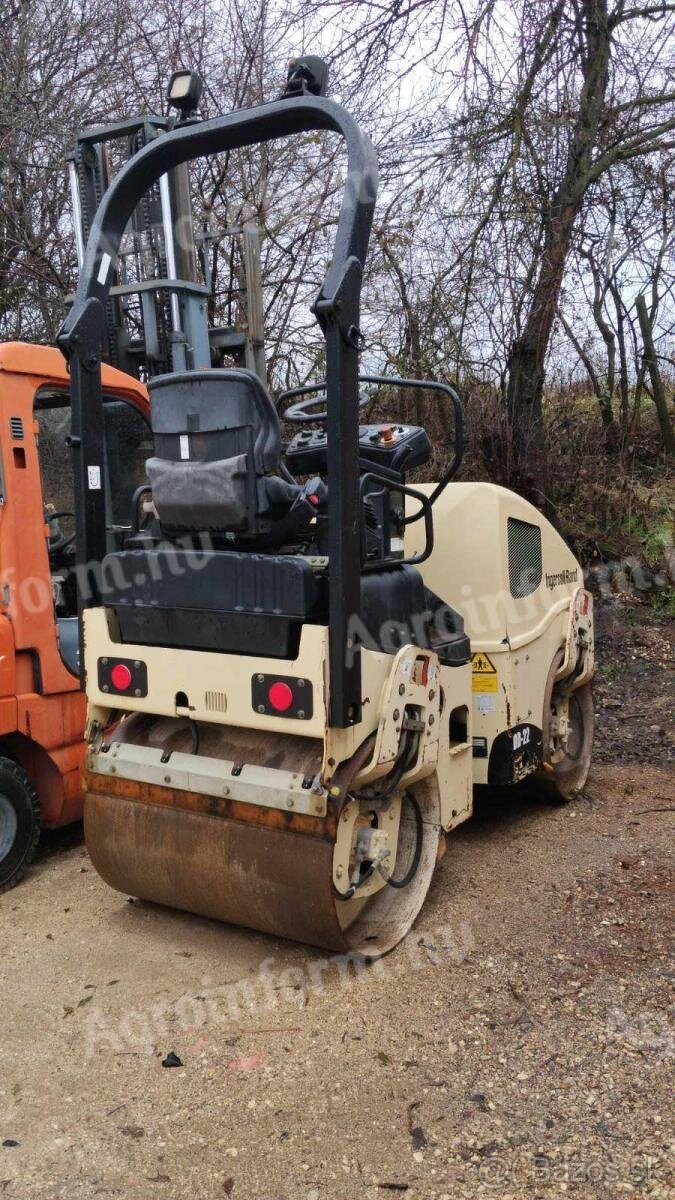 Vibračný cestný valec Ingersoll Rand DD22 - 4