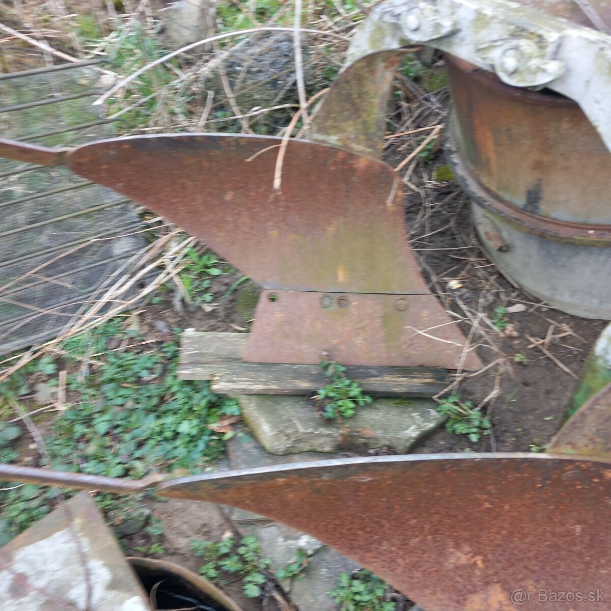 Trojradličný pluh za traktor - 4