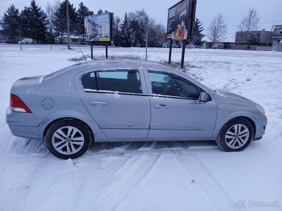 Predám Opel Astra 1.6 benzín - 4