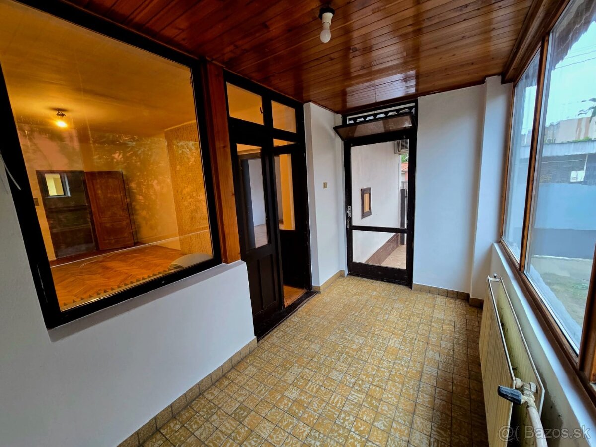 Na predaj penzion s rodinným domom v Štúrove - 4