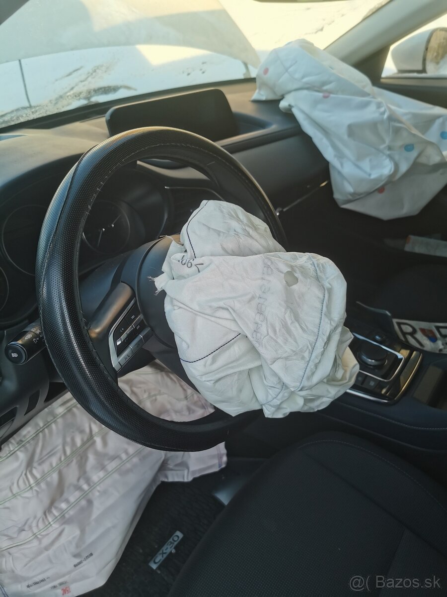 CX 30 - 4