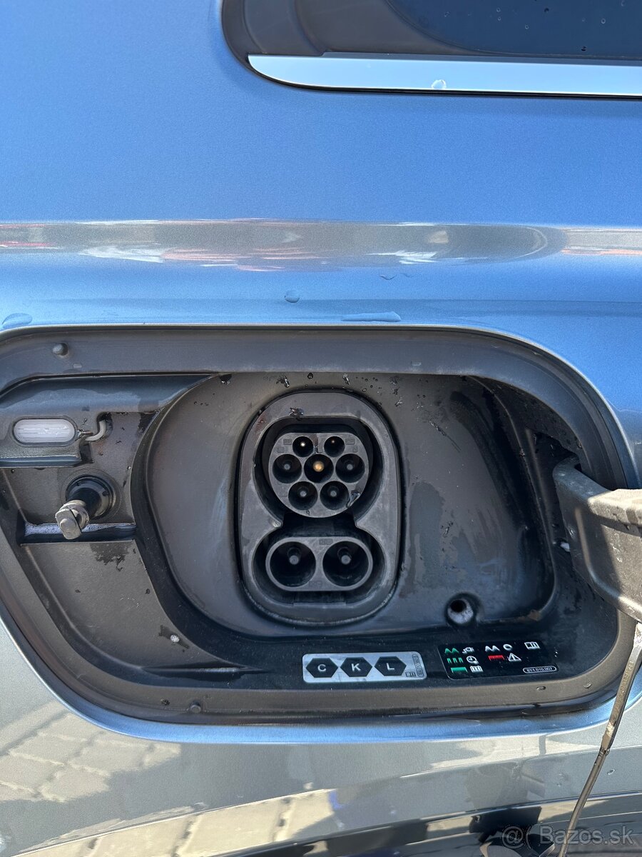 AUDI Q4 - 4