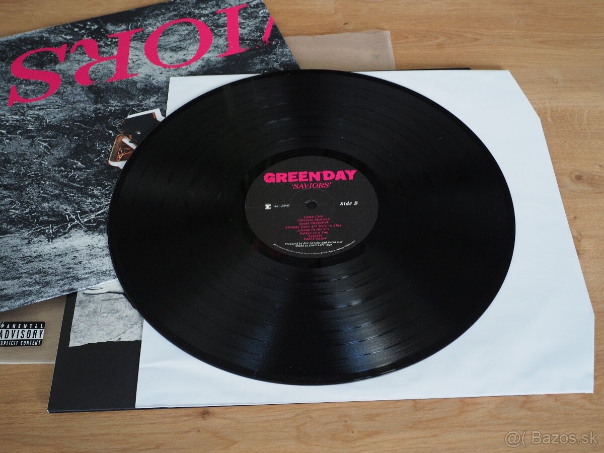 LP Green Day - Saviors - 4