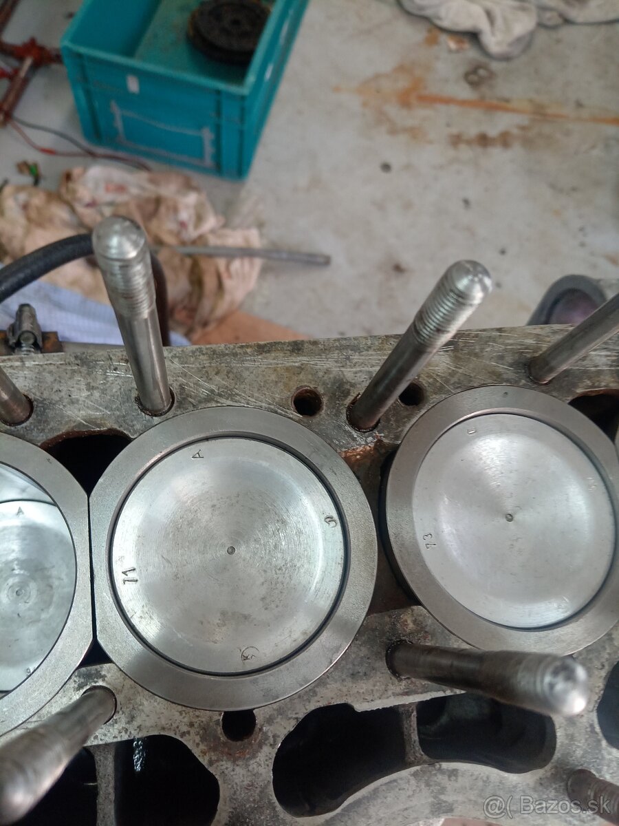 Predám motor škoda 1203/1202 - 4