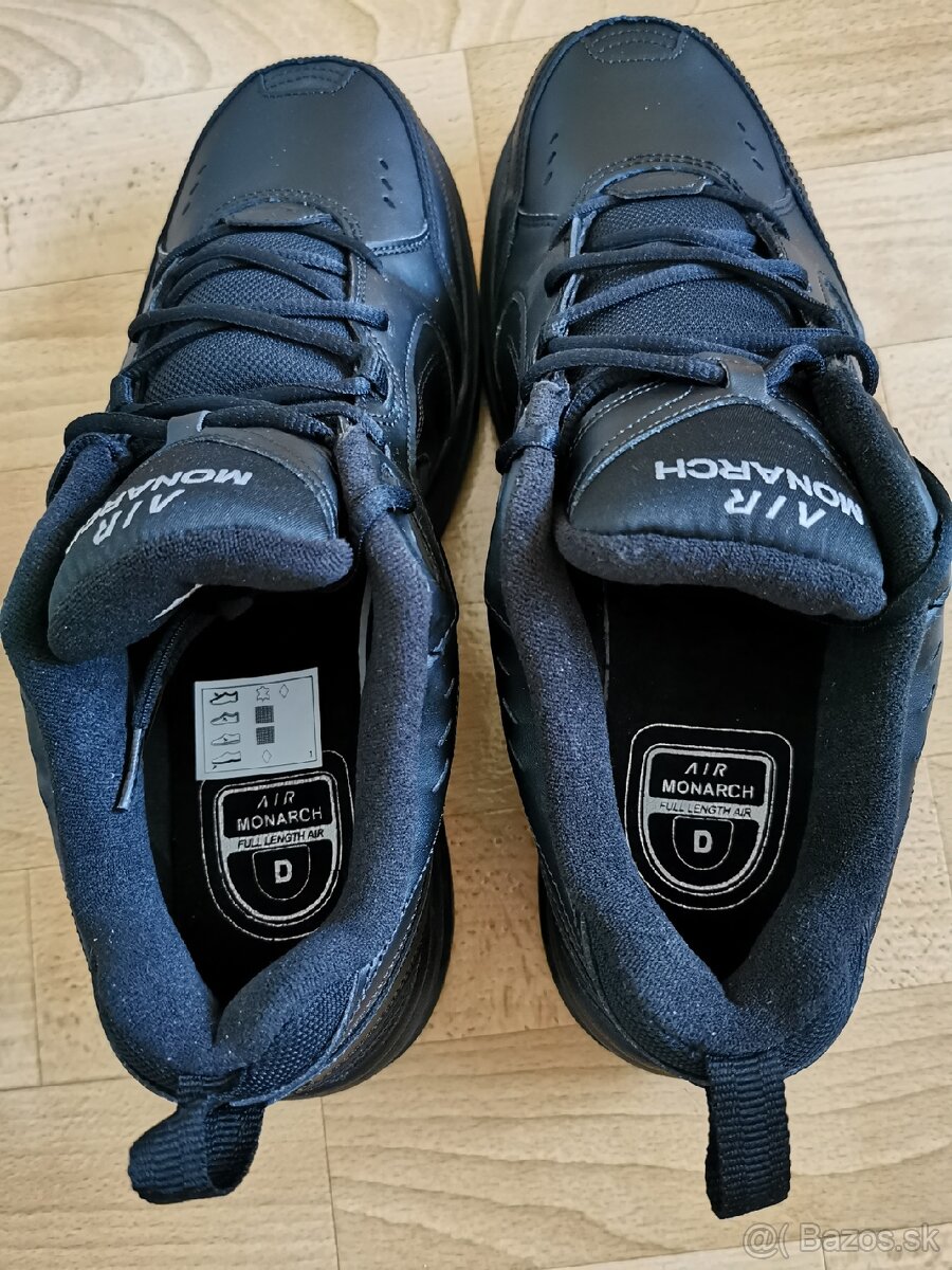 Nike Air Monarch - 4