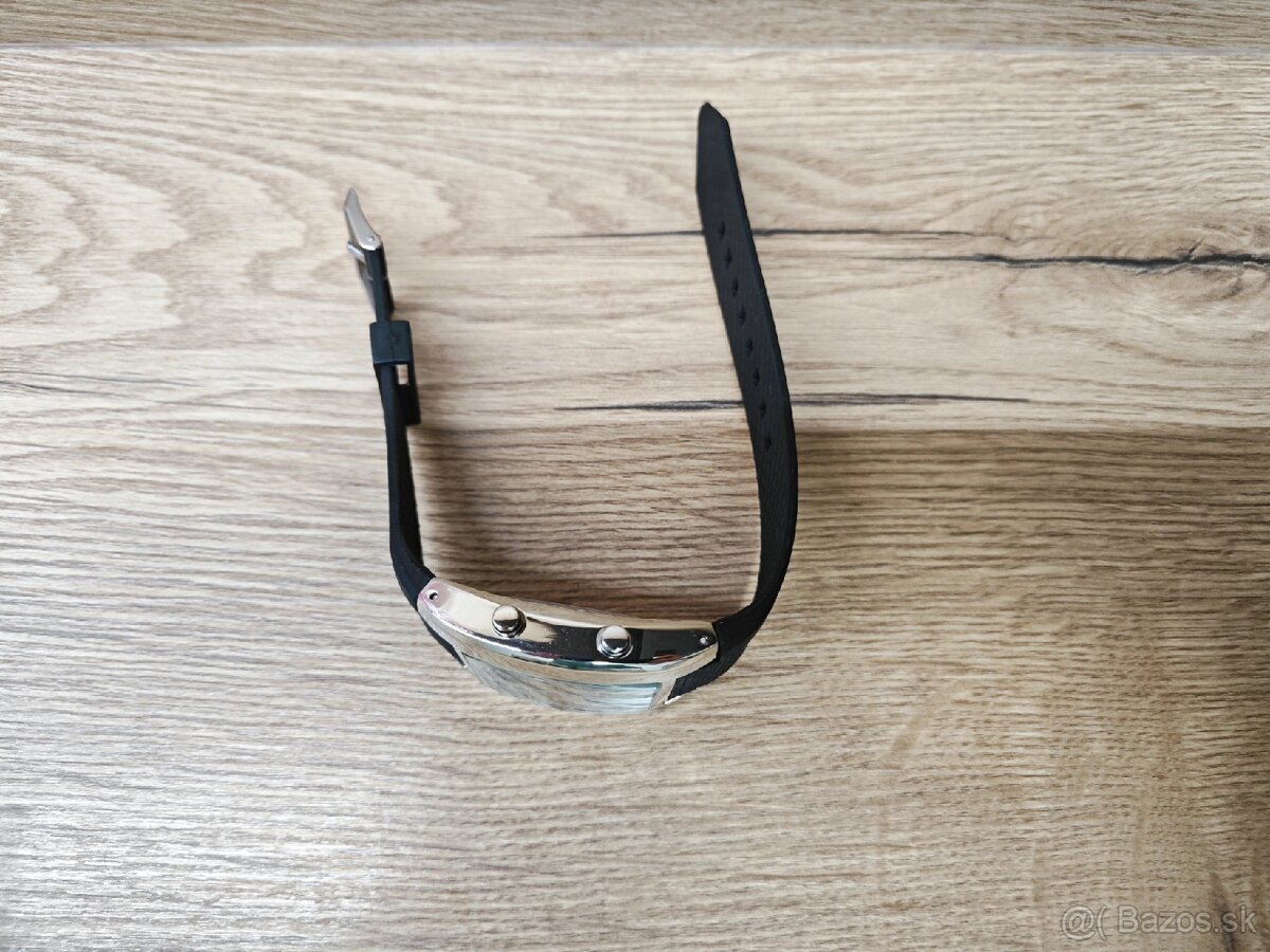 Nove LED hodinky s budíkmi v tvare tachometra - 4