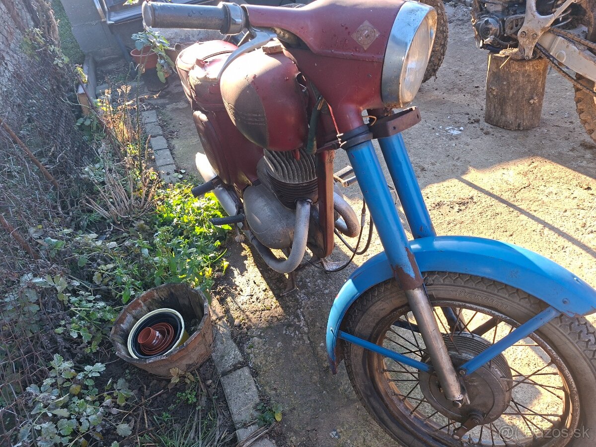 Jawa 250/559 - 4