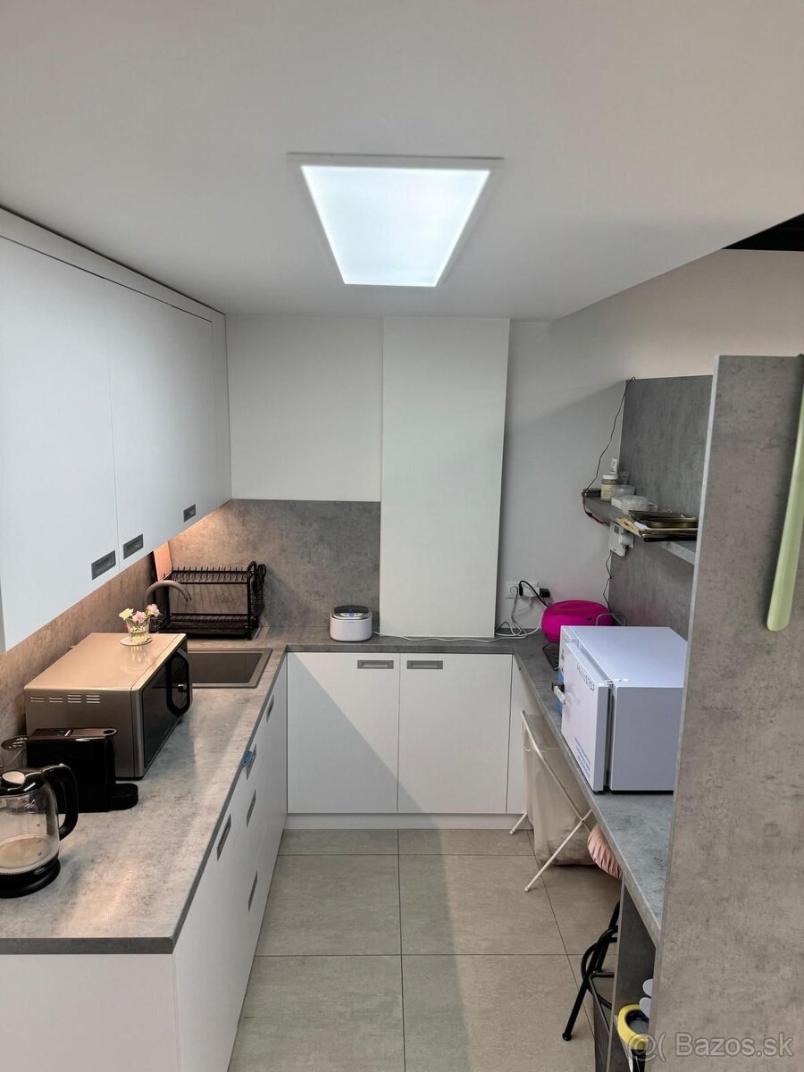 Pracovne miesto pre manikerku - 4