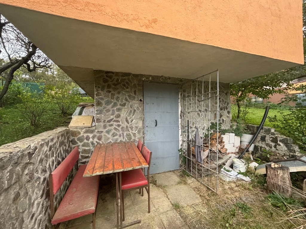 Murovaná chatka so záhradou, Čičky - 4