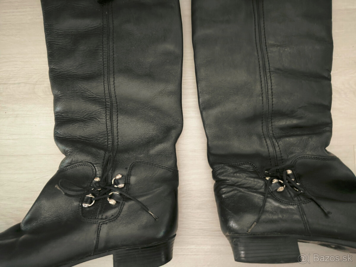 Vysoké kožené čierne čižmy Baťa veľkosť 39 vo vnútri kožušin - 4