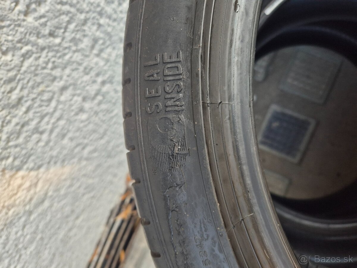 Predam 2ks letne pneumatiky Pirelli P-Zero 245/40 R19, 3,5mm - 4