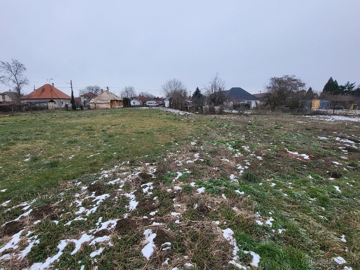 Starší rodinný dom s pozemkom - 4