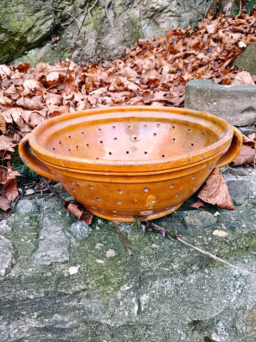 Unikátny starožitný keramický cedník - 4