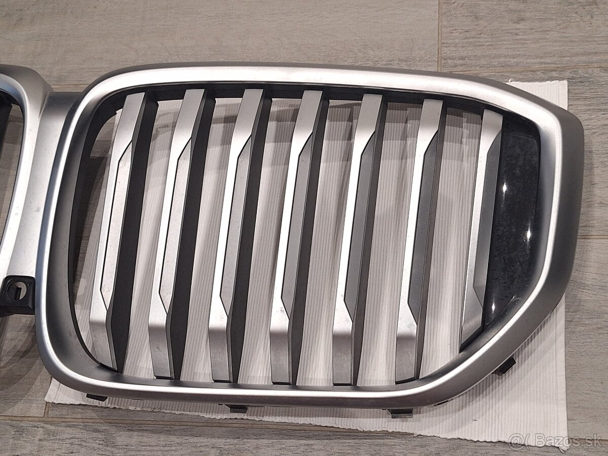 Predná maska - ľadvinky BMW G05 X5 matný chróm originál - 4