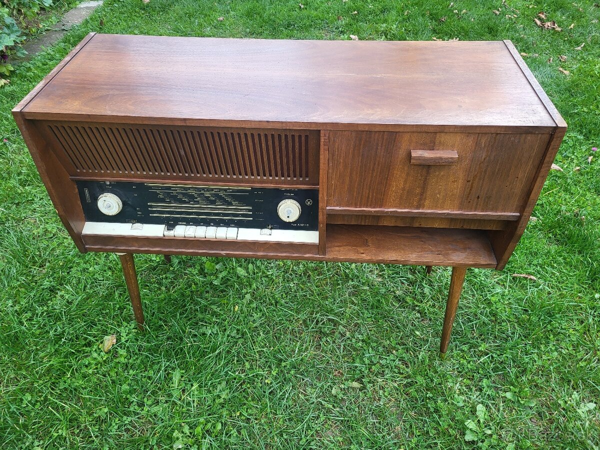 rádio a šijací stroj - 4