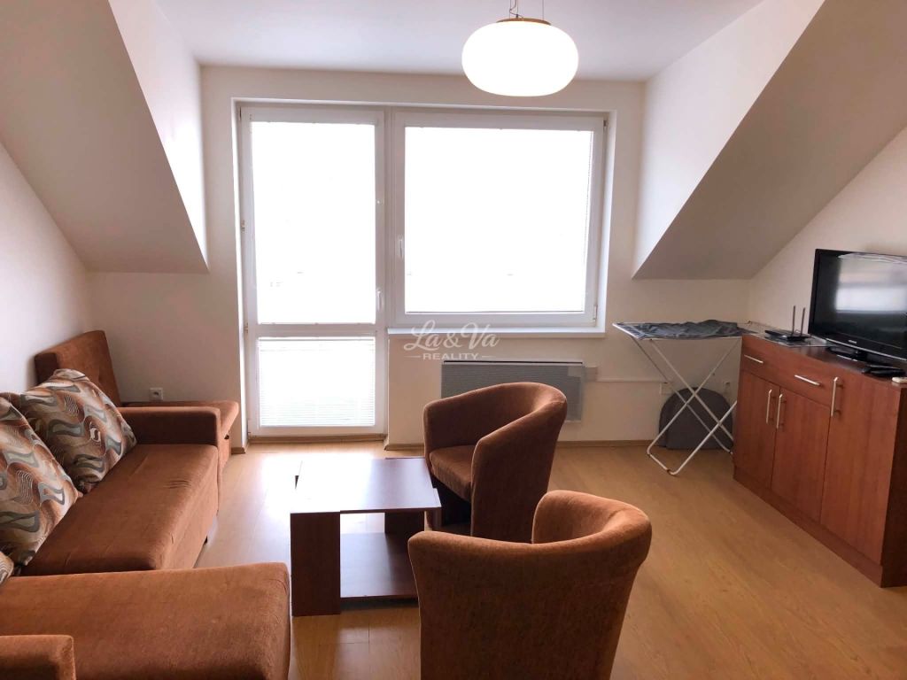 Na predaj veľký apartmán v Podhájskej - 4