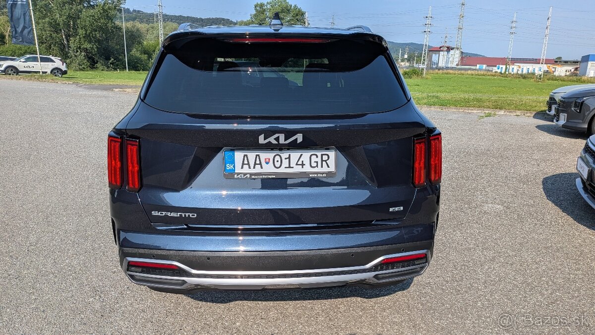 KIA SORENTO 2,2 CRDI AWD PLATINUM 7S 4x4 - 4