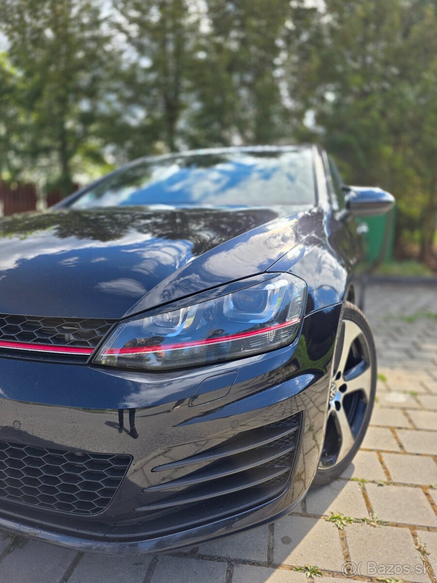 VW Golf 2.0 GTI DSG Performance - 4