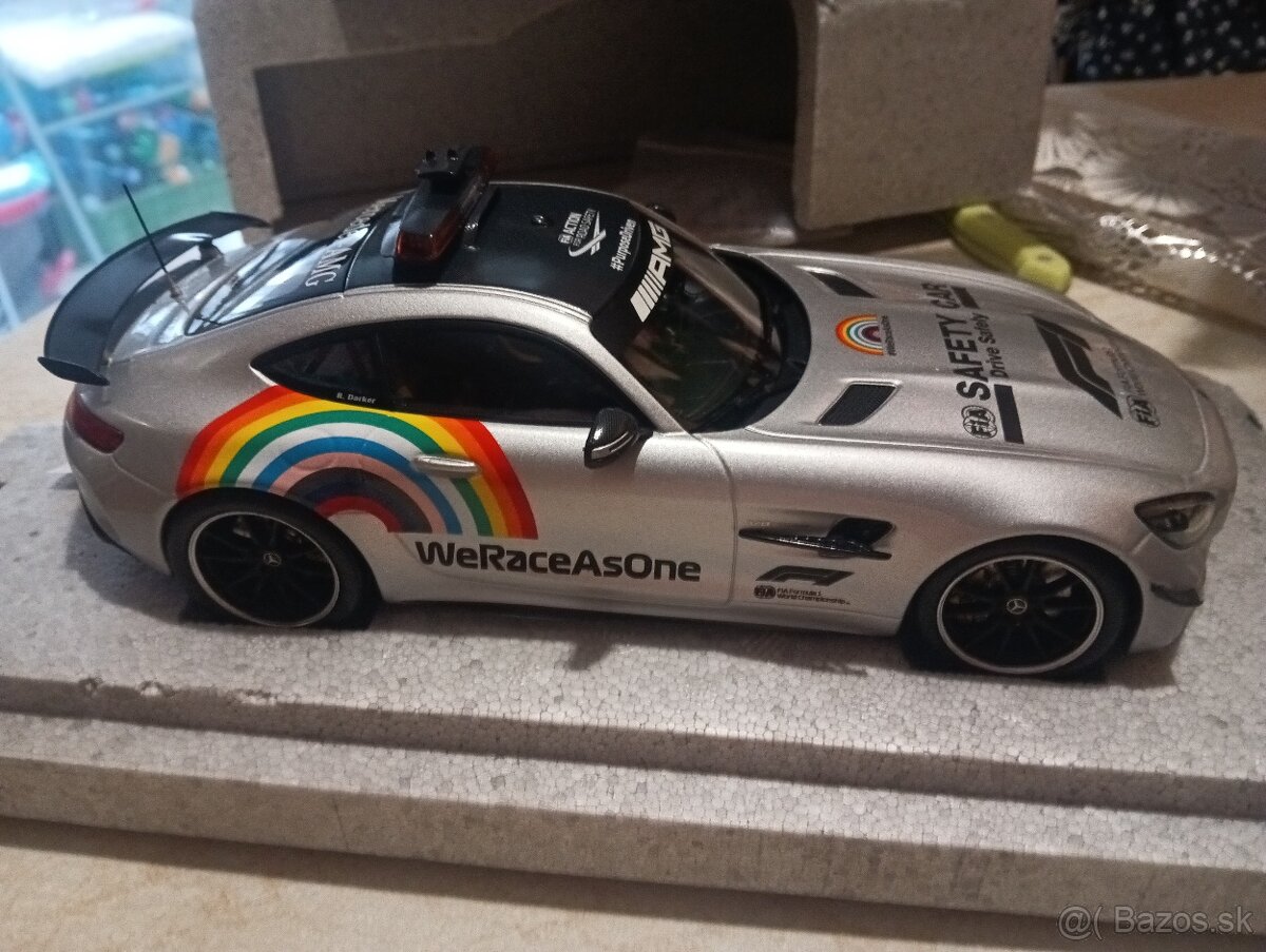 Predám Mercedes AMG GTR 1:18 - 4