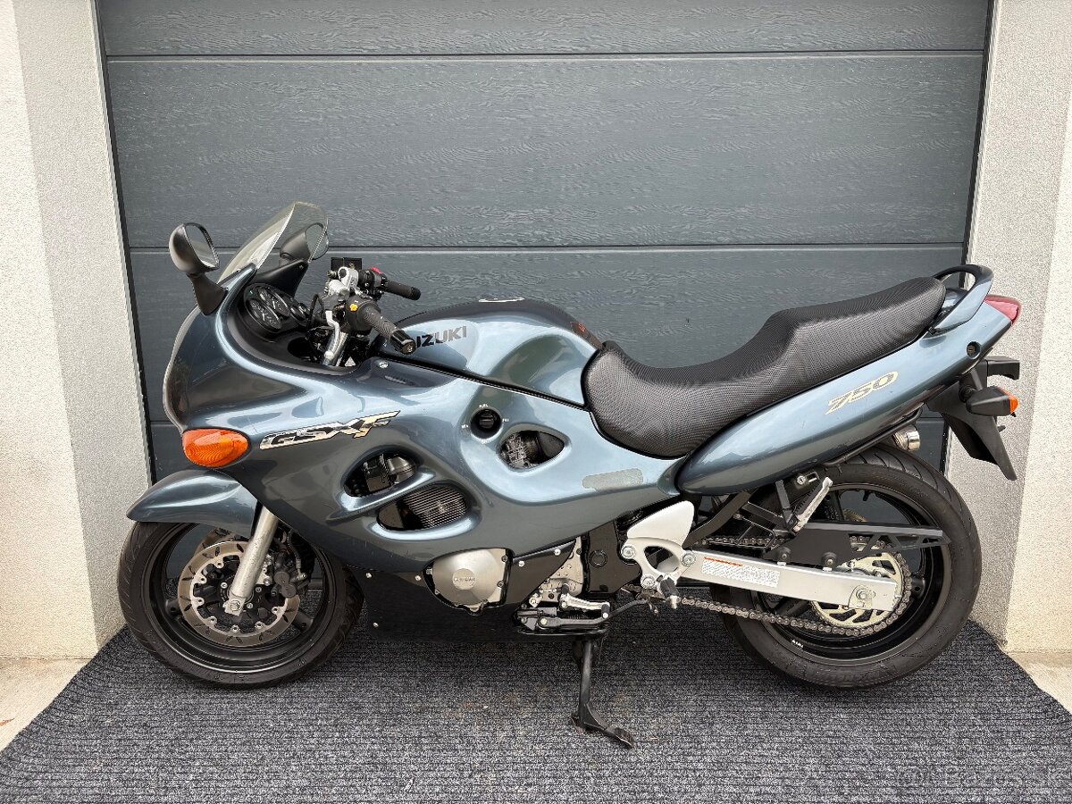 Suzuki GSXF 750 - 4
