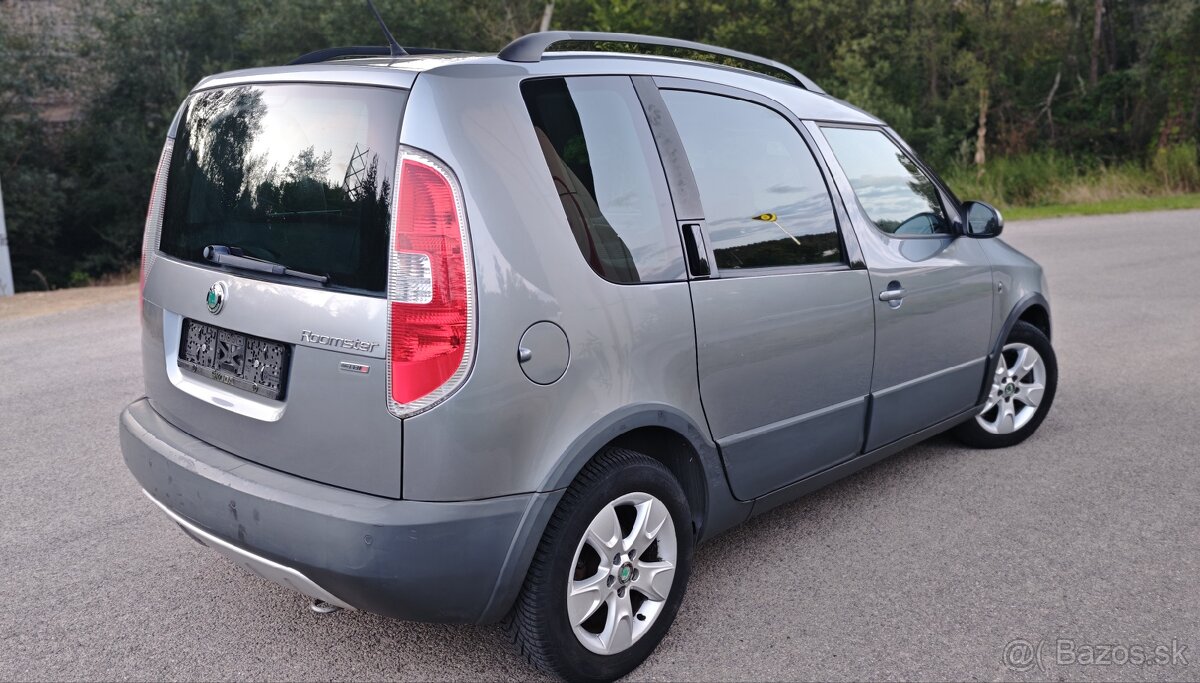 Škoda Roomster Scout 1.6 TDi Elegance - 4