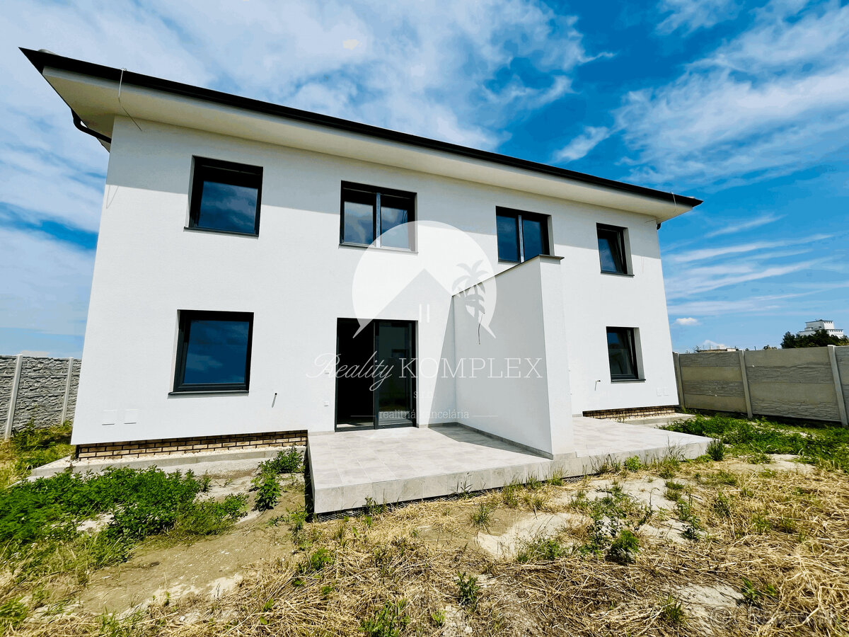 Reality KOMPLEX s.r.o. Vám ponúka na predaj priestranný a sv - 4