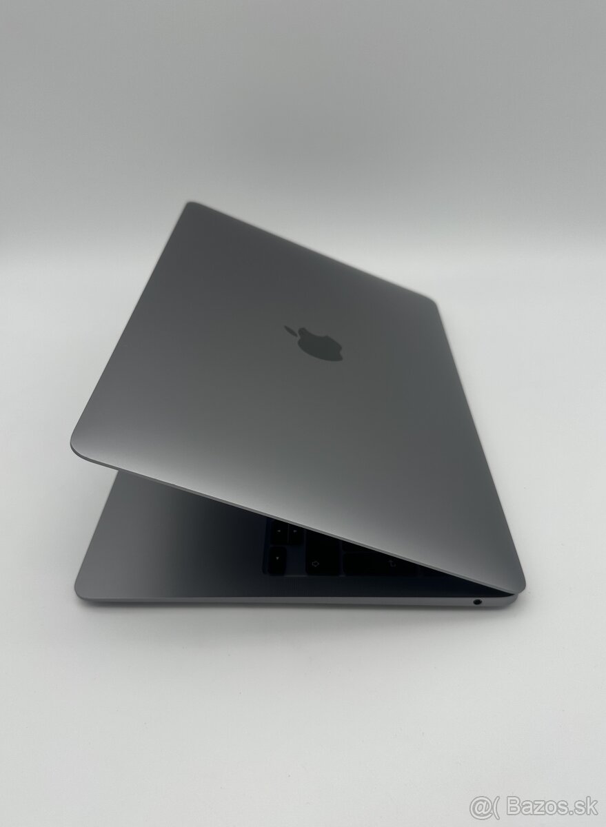 MacBook Air 13" M1 8/256GB Space Gray + ZÁRUKA - 4