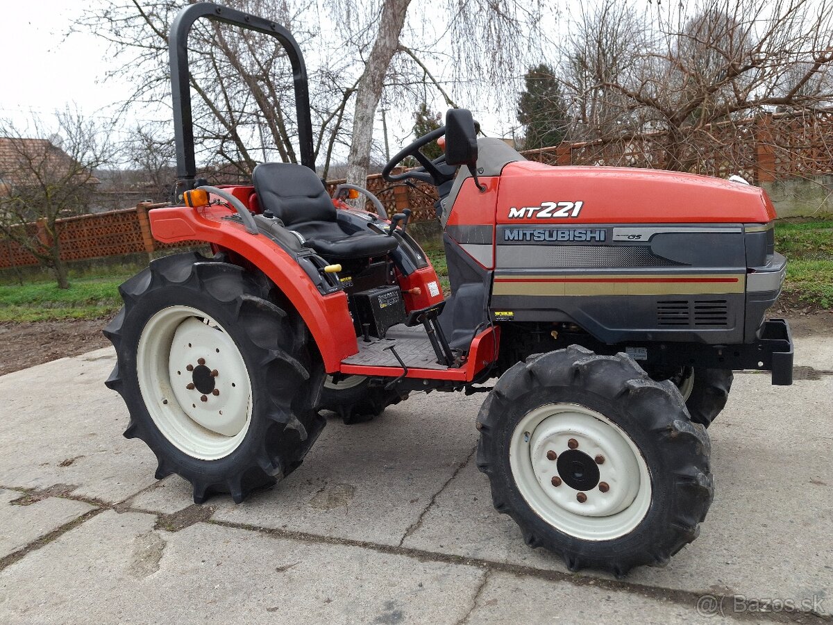 Mitsubishi MT221 - 4