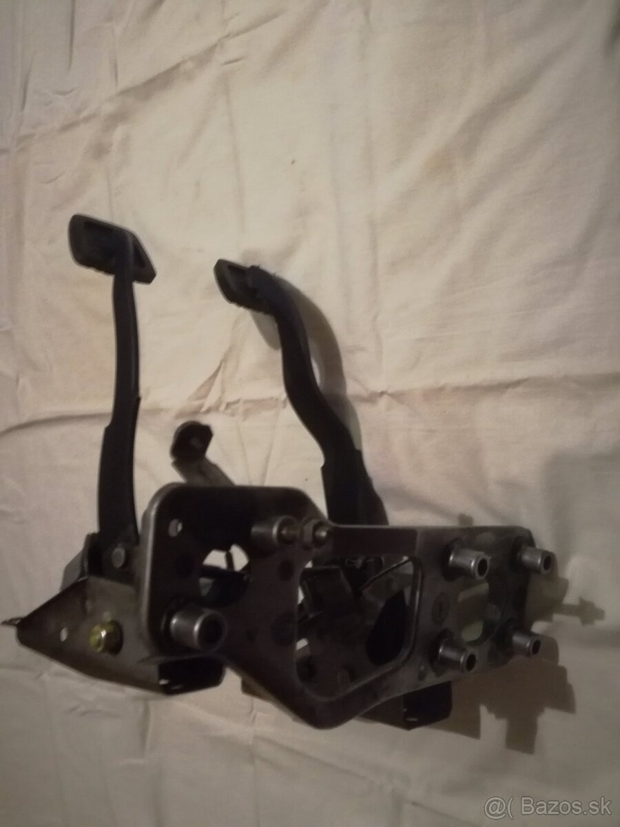 Mazda 323 BG pedále+snímače polohy - 4