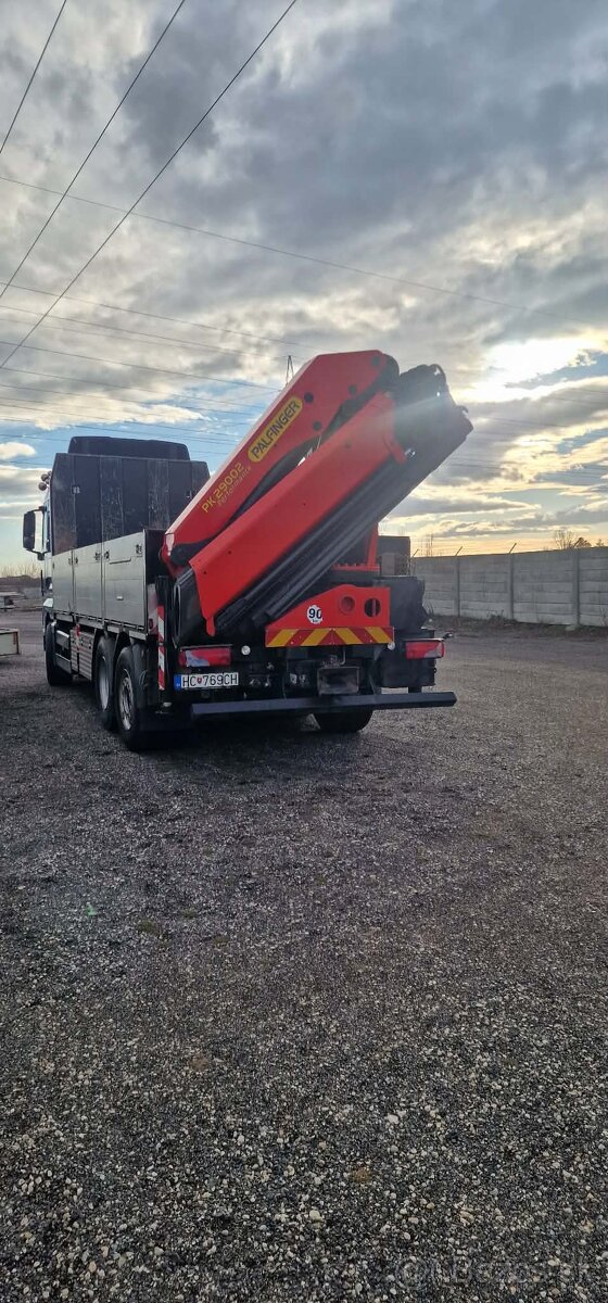 nákladné auto značky MAN s hydraulickou rukou - 4