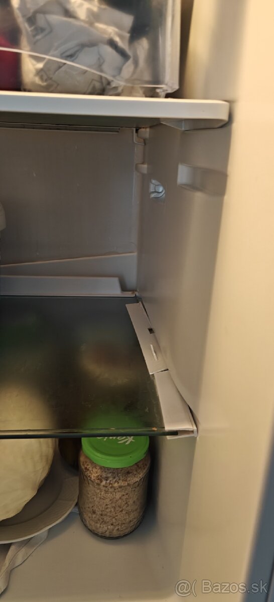 Predám chladničku Indesit - 4