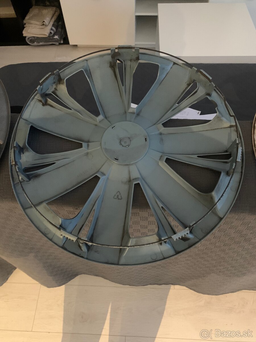 Puklice na kolesa 14" 15" 16" v perfektnom stave - 4