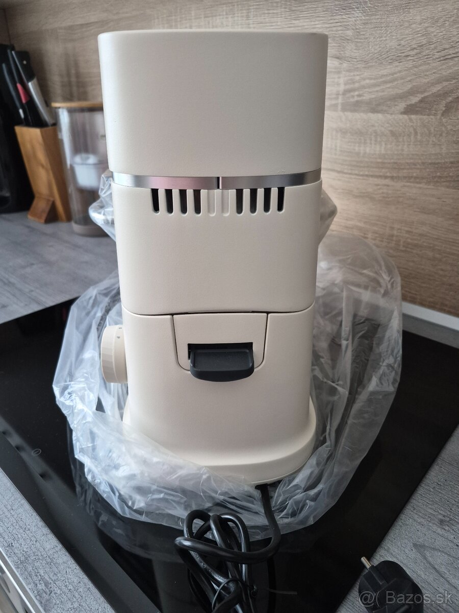 Kuchynský robot ETA Assistent 700 - 4