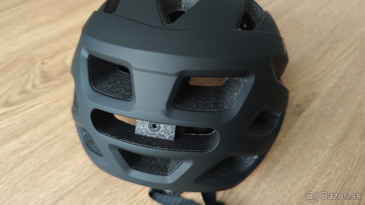 Cyklistická prilba s okuliarmi + siltom - 4