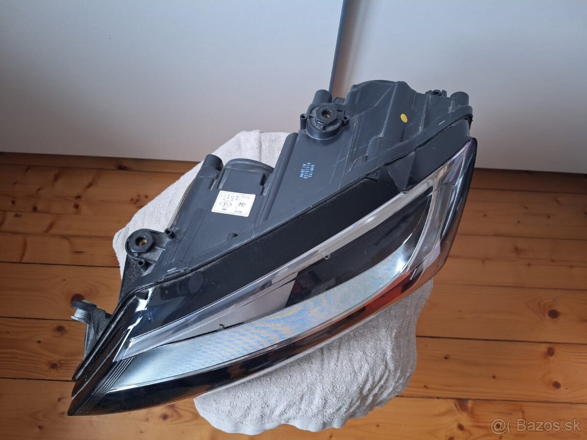 Predné svetlo VW Jetta - 4